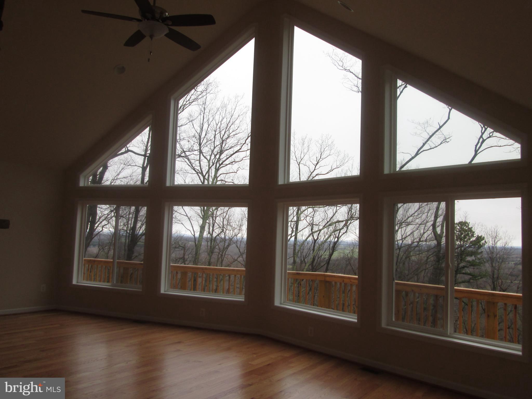 558 Manor Road Front Royal, VA 22630 - Photo 8 of 26 Living Room