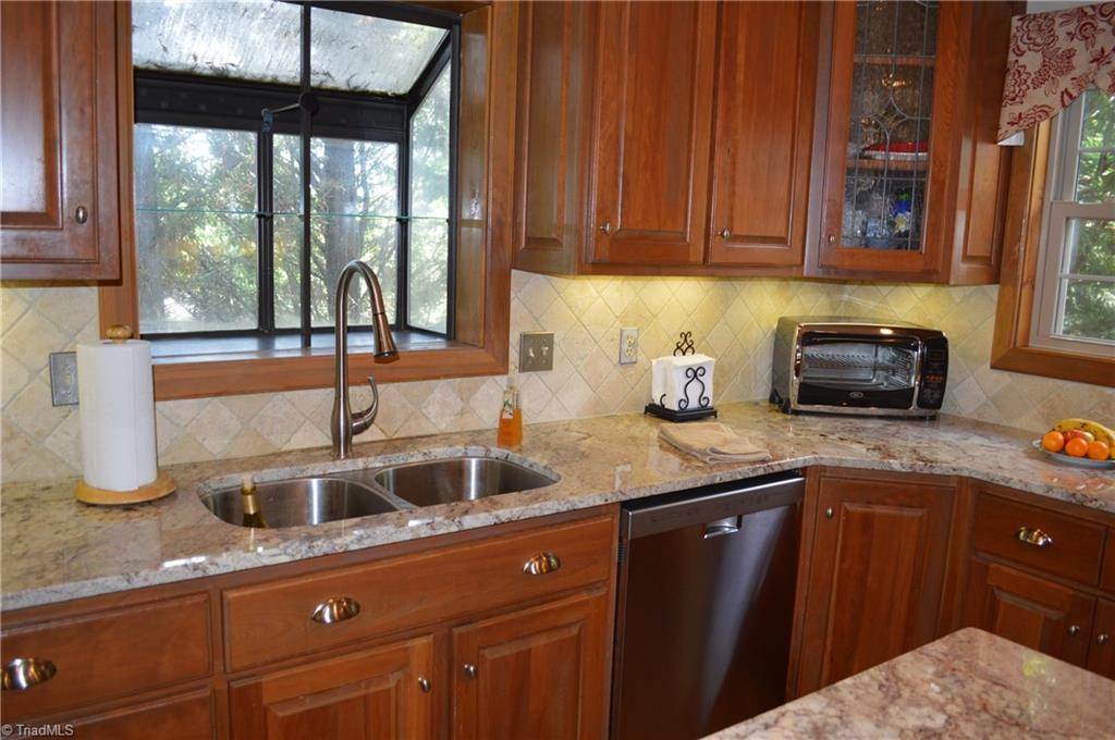562 Country Club Road Mount Airy, NC 27030 - Photo 13 of 29 Gallery Image 13