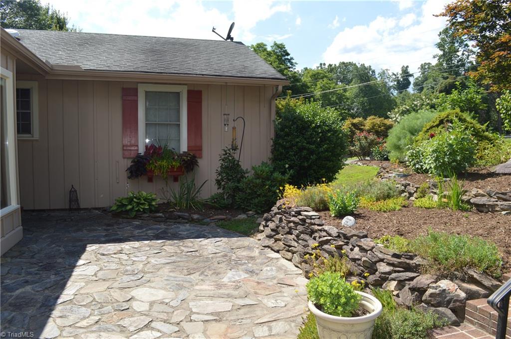 562 Country Club Road Mount Airy, NC 27030 - Photo 20 of 29 Gallery Image 20