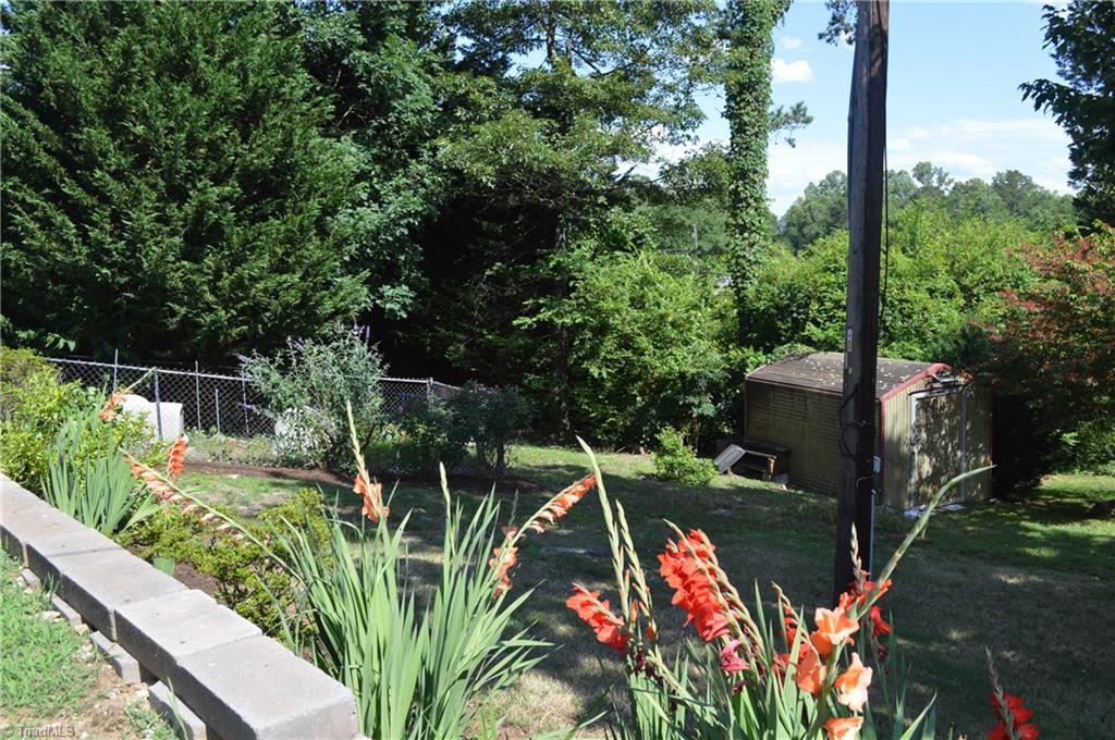 562 Country Club Road Mount Airy, NC 27030 - Photo 24 of 29 Gallery Image 24