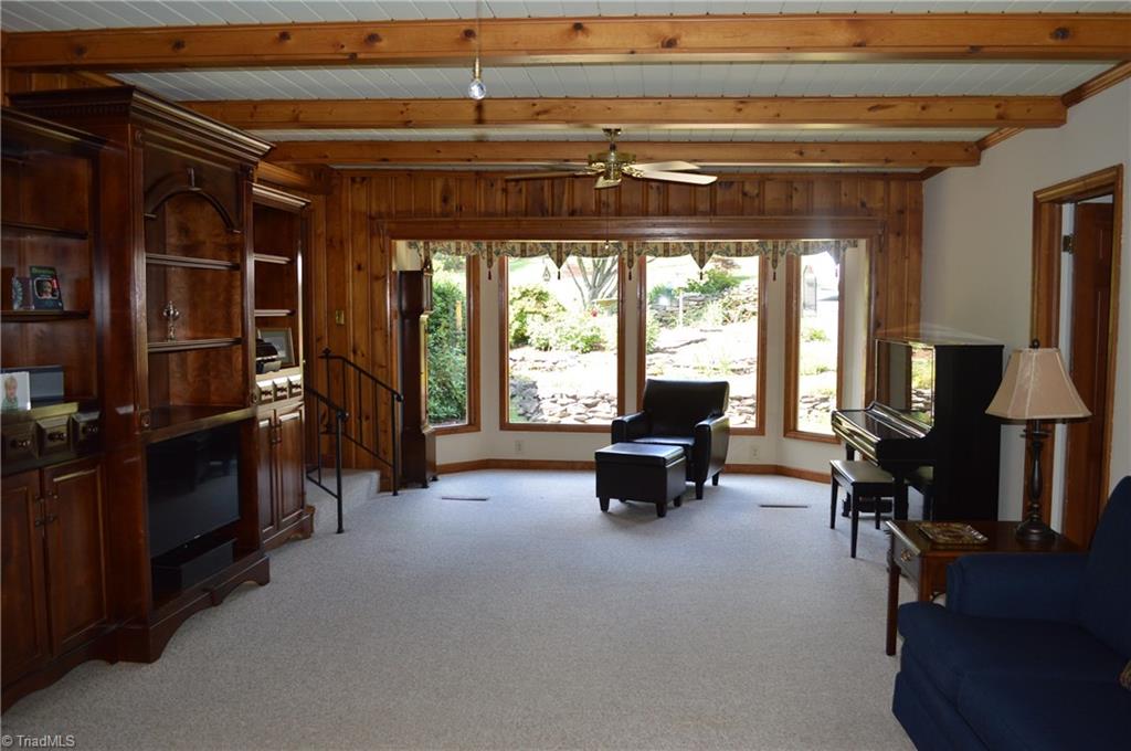 562 Country Club Road Mount Airy, NC 27030 - Photo 6 of 29 Gallery Image 6
