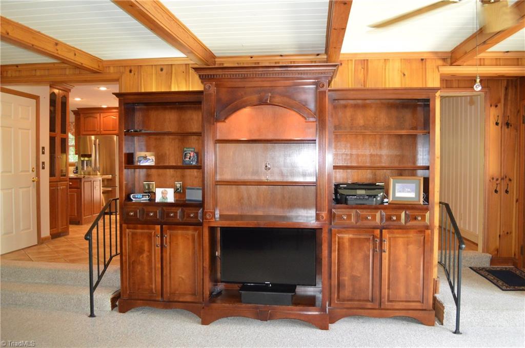 562 Country Club Road Mount Airy, NC 27030 - Photo 8 of 29 Gallery Image 8