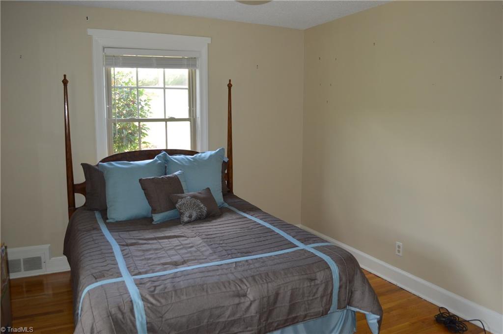 562 Country Club Road Mount Airy, NC 27030 - Photo 10 of 29 Gallery Image 10