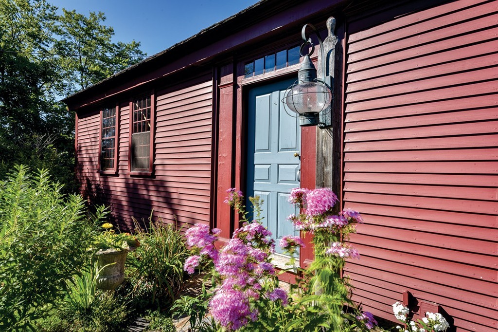 94 Mendon Street Upton, MA 01568 - Photo 2 of 22 Gallery Image 2