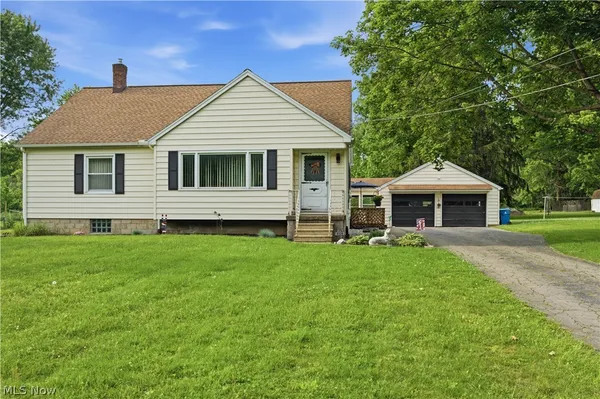 $230,000 | 8225 Kenyon Drive, Warren, OH 44484