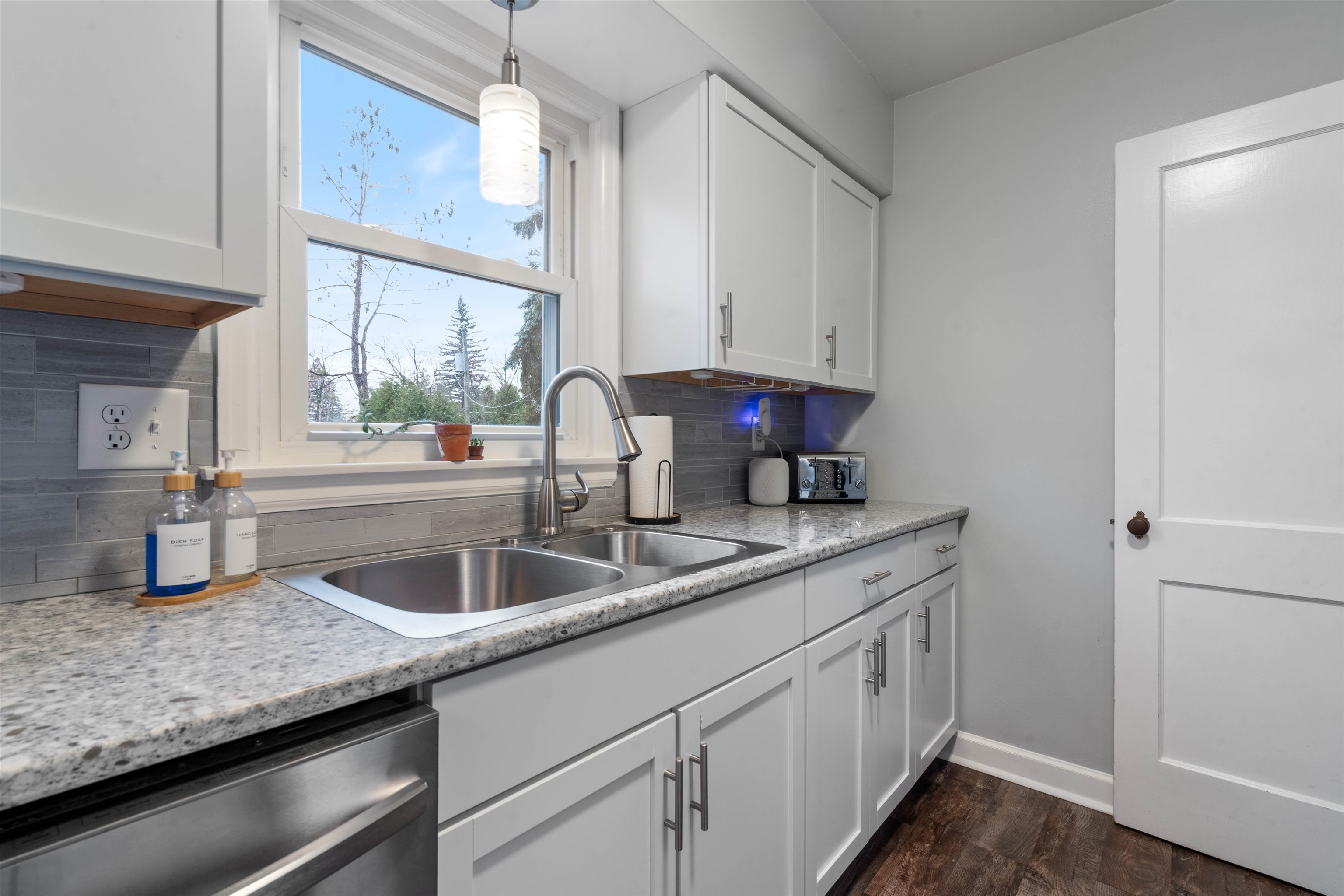 5118 Wyoming Street Duluth, MN 55804 - Photo 12 of 36