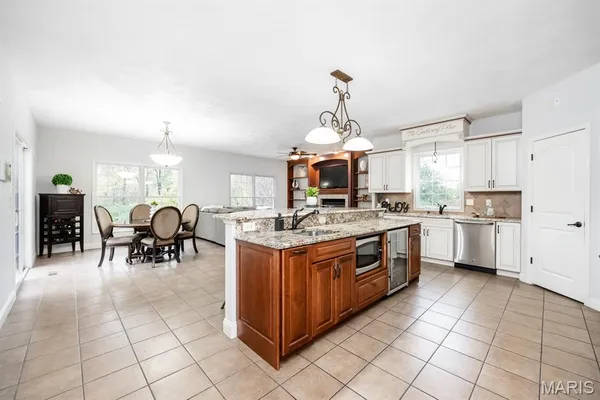 $850,000 | 400 Willow Bend Lane, O'Fallon, IL 62269