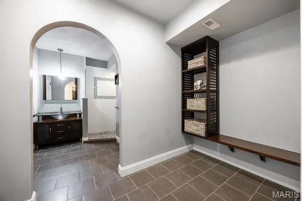 $850,000 | 400 Willow Bend Lane, O'Fallon, IL 62269