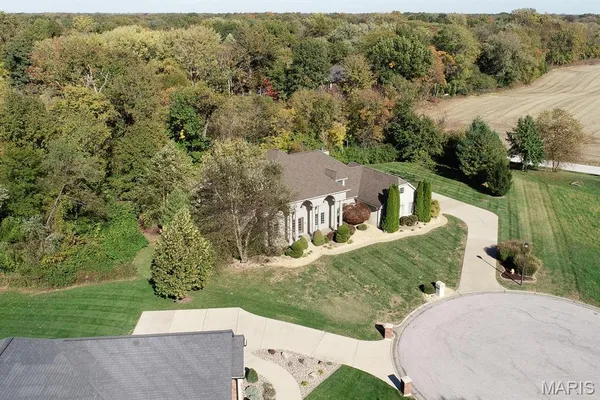 $850,000 | 400 Willow Bend Lane, O'Fallon, IL 62269