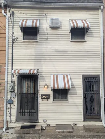 $1,800 | 229 North Peach Street, Allentown, PA 18102