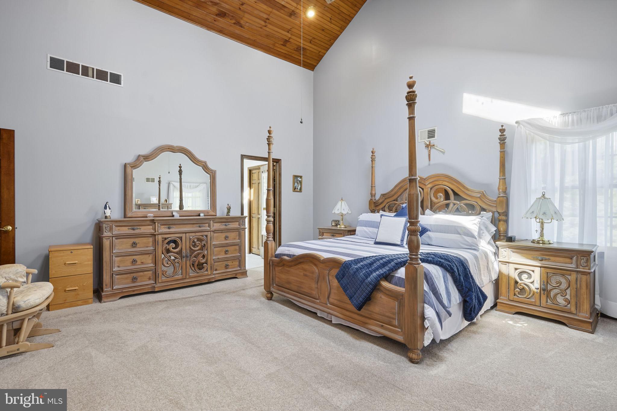 26 Ellisdale Road Allentown, NJ 08501 - Photo 28 of 45 Spacious bedroom with vaulted ceiling.