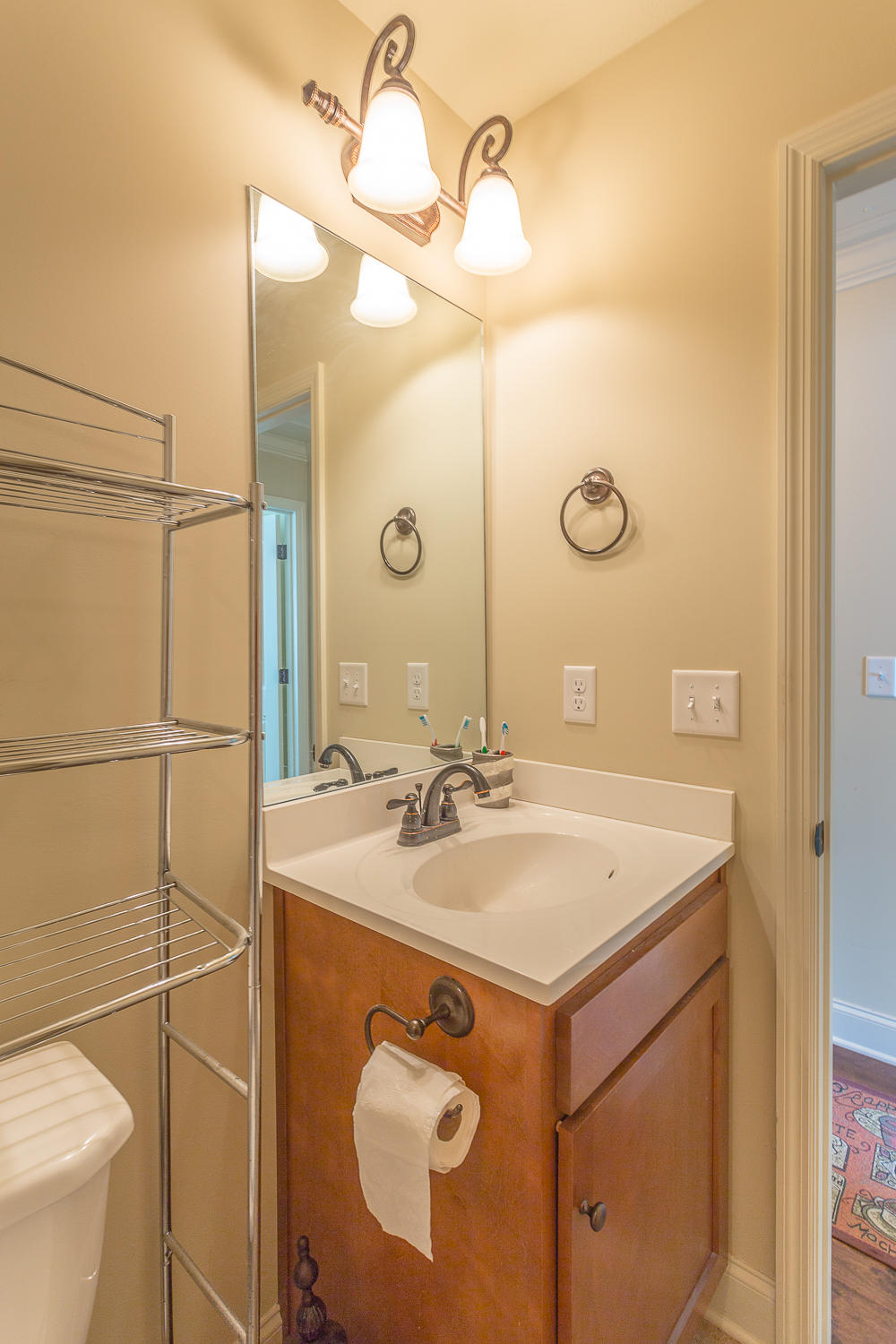 4521 Dumac Road Chattanooga, TN 37416 - Photo 24 of 24 Guest Bathroom