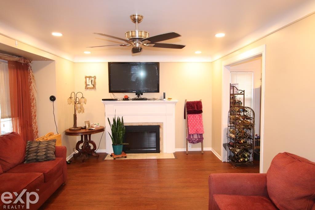 31162 Spring Court South Fraser, MI 48026 - Photo 2 of 25 50083169-1.JPG