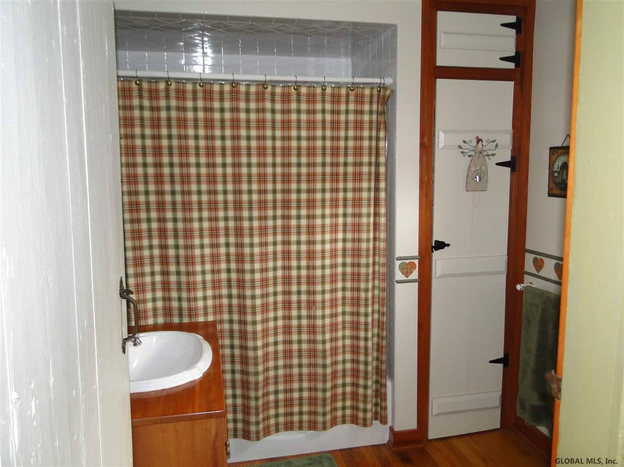 2575 Troy Schenectady Road Niskayuna, NY 12309 - Photo 14 of 23 Photo 14