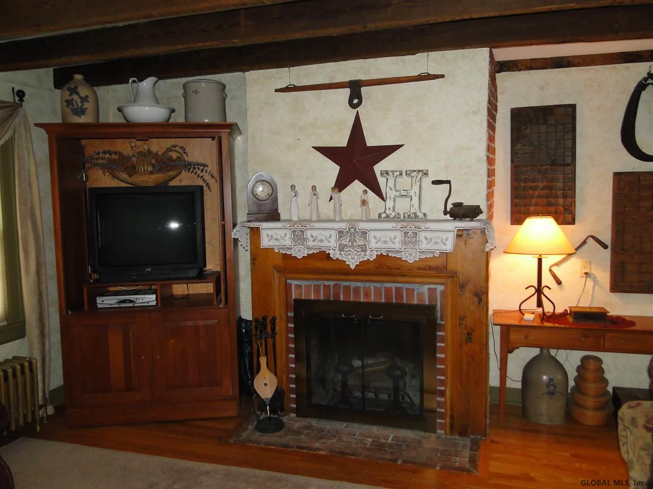 2575 Troy Schenectady Road Niskayuna, NY 12309 - Photo 8 of 23 Photo 8