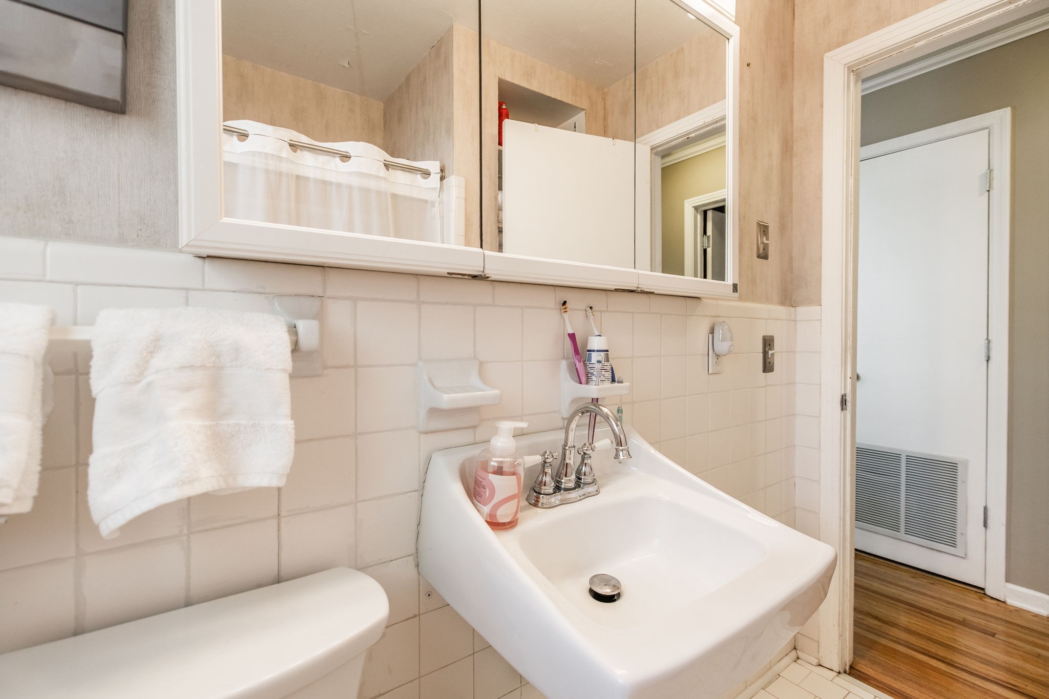 926 Hart Street Gallatin, TN 37066 - Photo 23 of 53 a bathroom with a sink a toilet and shower