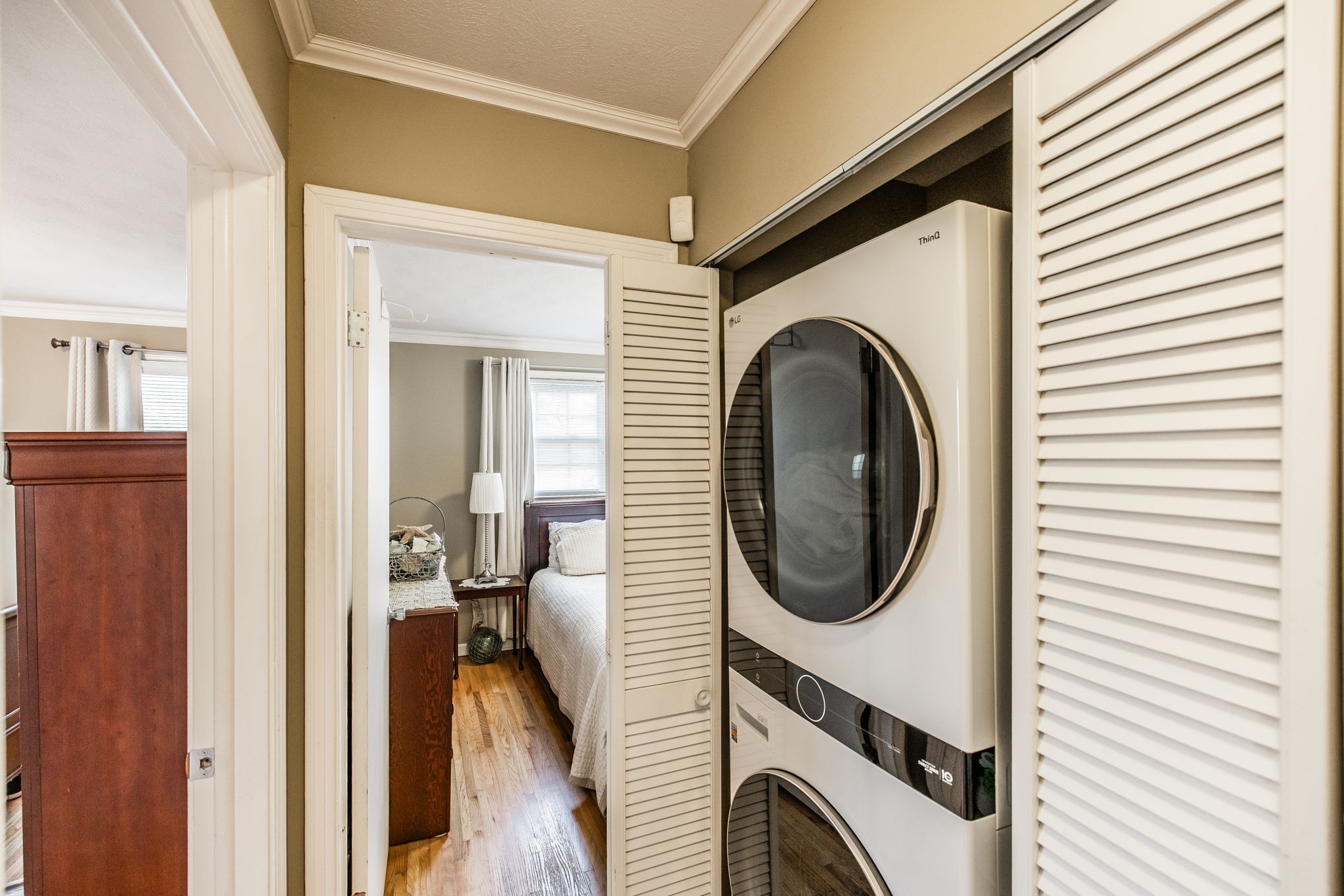 926 Hart Street Gallatin, TN 37066 - Photo 28 of 53 a view of a hallway with washer and dryer