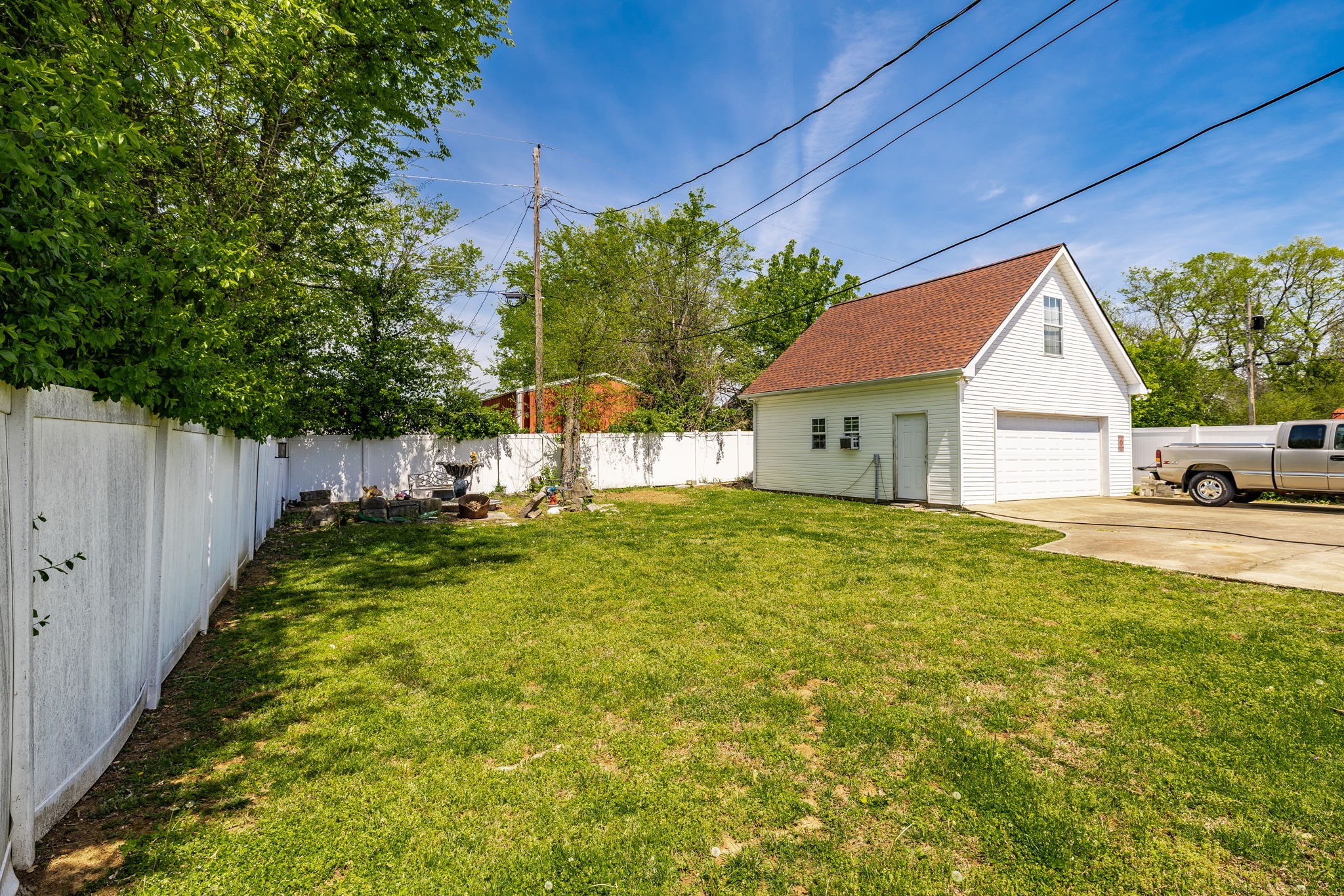 926 Hart Street Gallatin, TN 37066 - Photo 34 of 53 a view of a house with backyard and sitting area