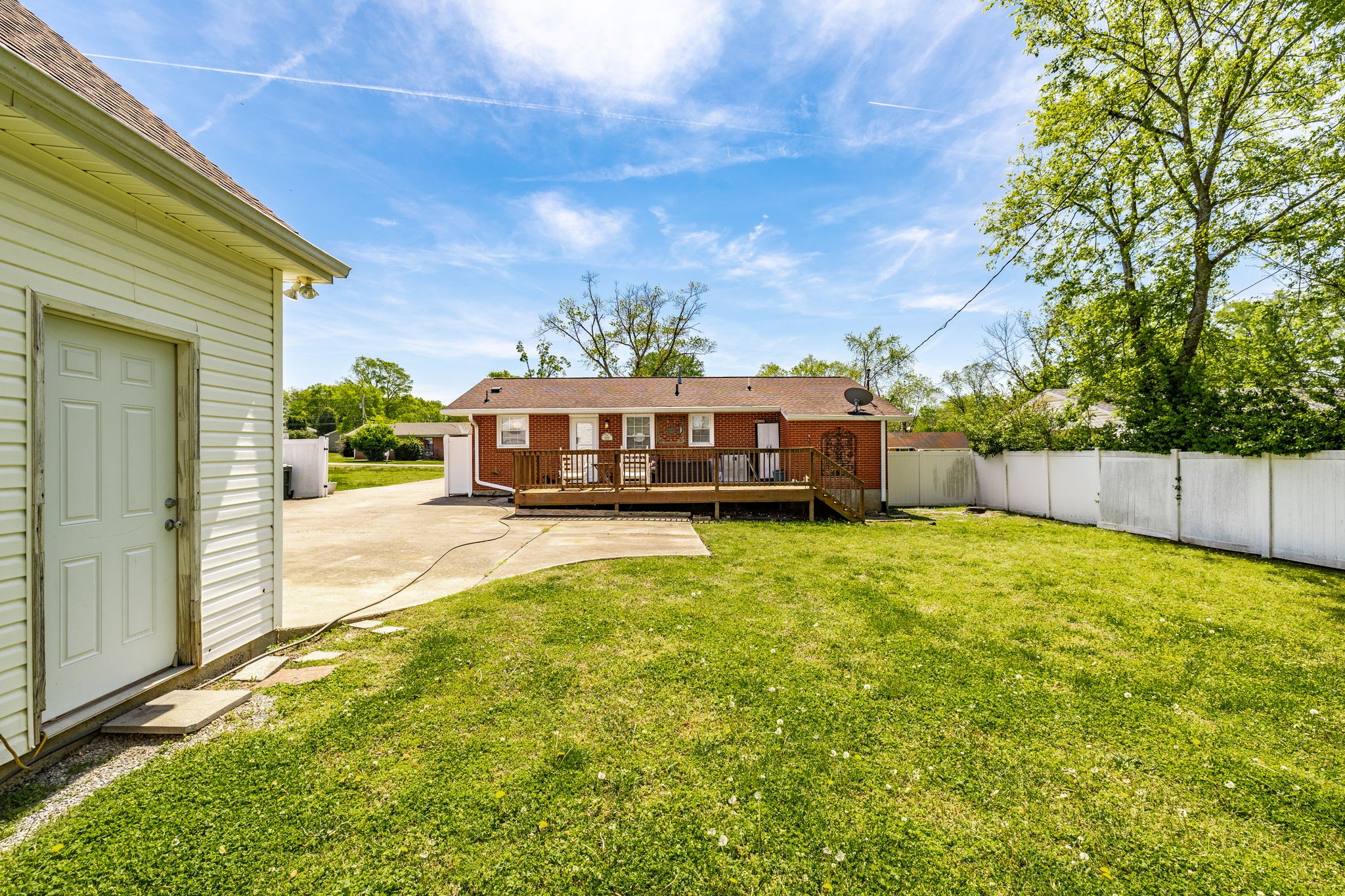 926 Hart Street Gallatin, TN 37066 - Photo 39 of 53 a view of a swimming pool with an outdoor seating