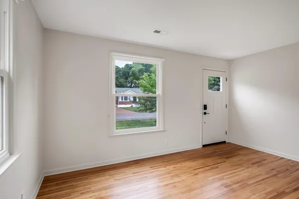 $2,500 | 1318 North 6th Street, Nashville, TN 37207