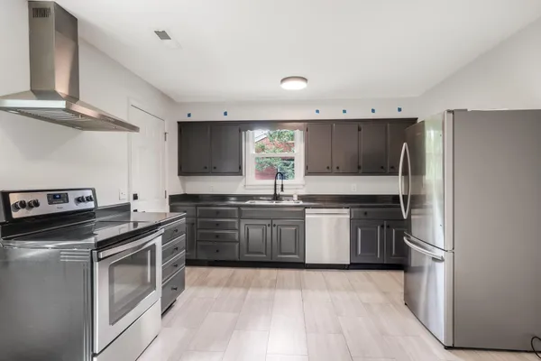 $2,500 | 1318 North 6th Street, Nashville, TN 37207