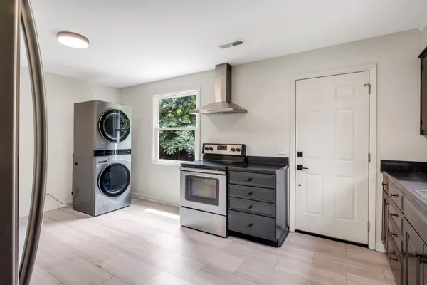 $2,500 | 1318 North 6th Street, Nashville, TN 37207
