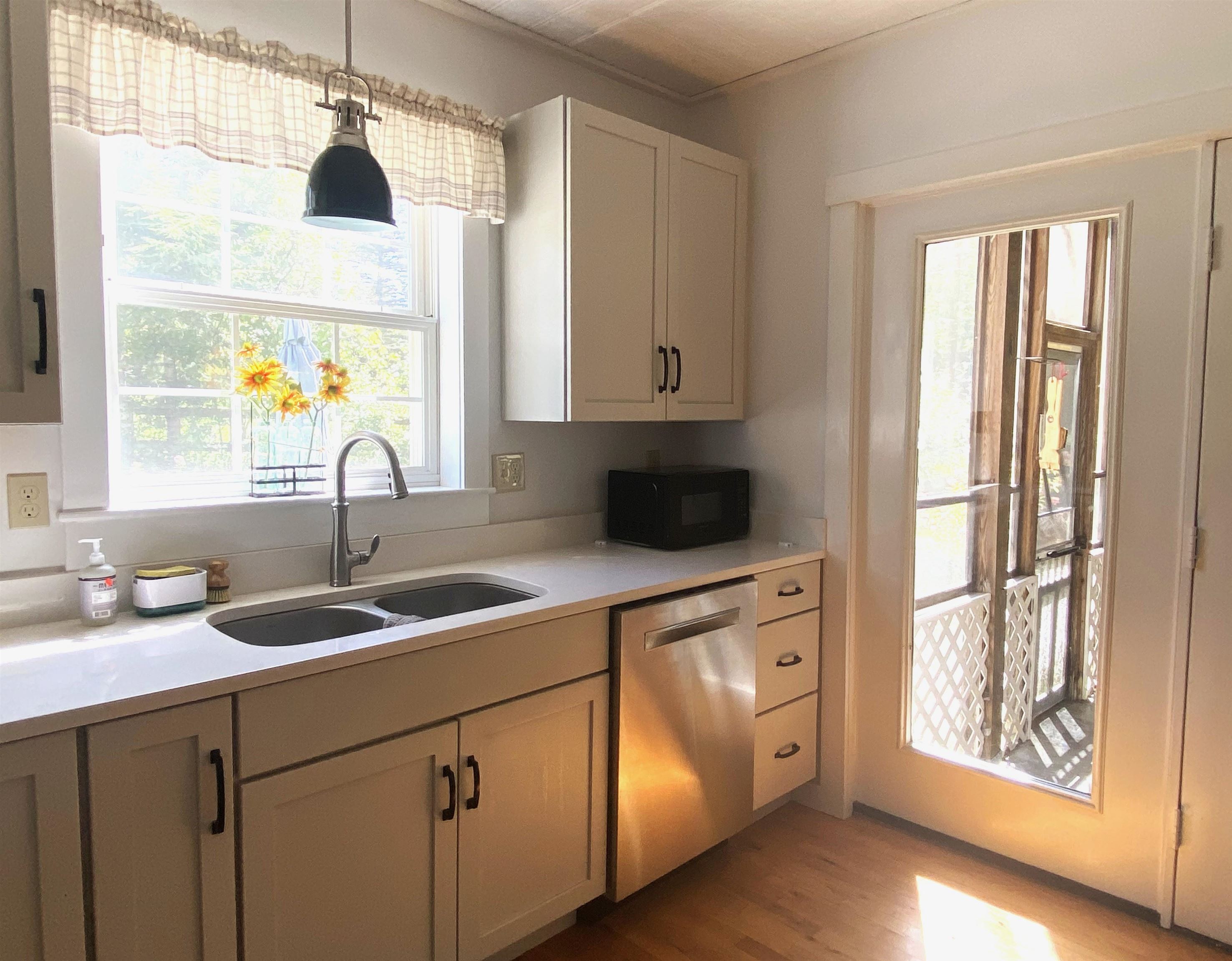 818 West Shore Road Salisbury, VT 05769 - Photo 15 of 45 Gallery Image 15