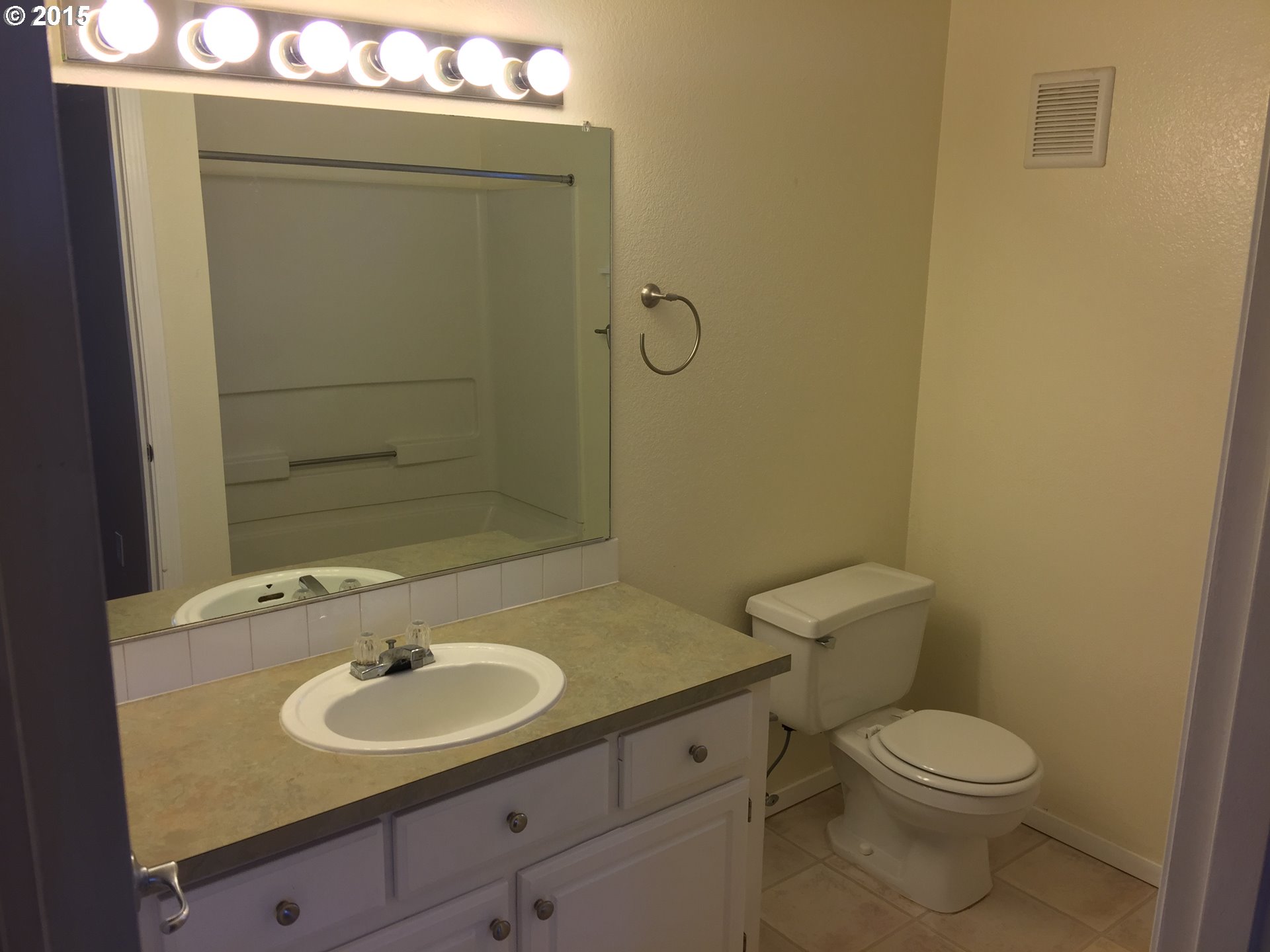 17516 Northwest Springville Road, Unit B2 Portland, OR 97229 - Photo 10 of 14 Bathroom, Attached