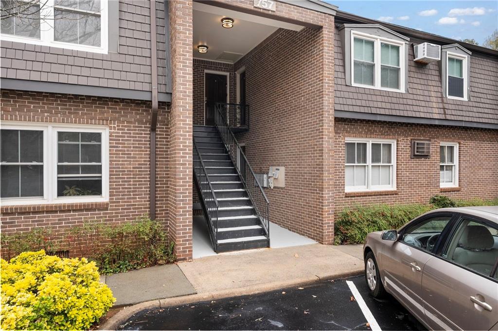 757 Houston Mill Road Northeast, Unit 5 Atlanta, GA 30329 - Photo 3 of 18