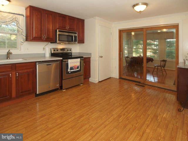 9528 Burning Branch Road Burke, VA 22015 - Photo 7 of 19 Kitchen
