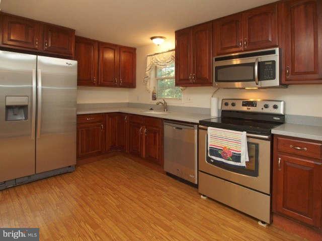 9528 Burning Branch Road Burke, VA 22015 - Photo 8 of 19 Kitchen