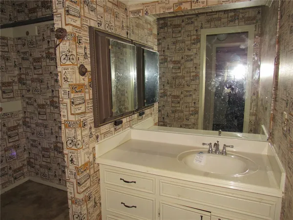 $156,060 | 210 Morningside Drive, Mexia, TX 76667