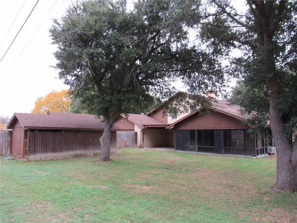 $156,060 | 210 Morningside Drive, Mexia, TX 76667