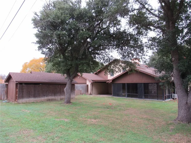 $156,060 | 210 Morningside Drive, Mexia, TX 76667
