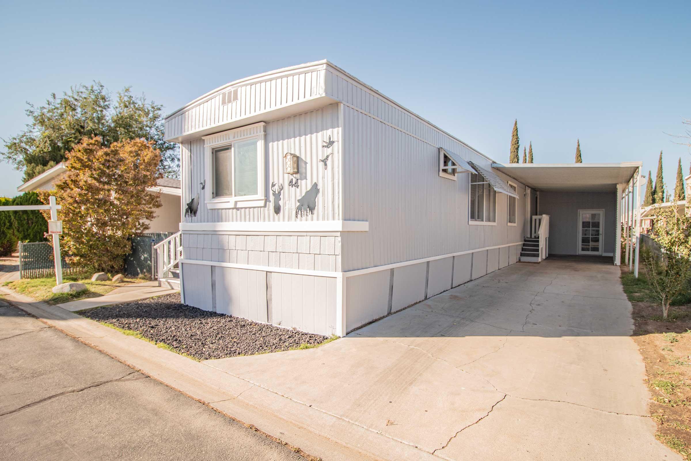4444 Avenue R Palmdale, CA 93552 - Photo 2 of 19 IMG_4941-HDR