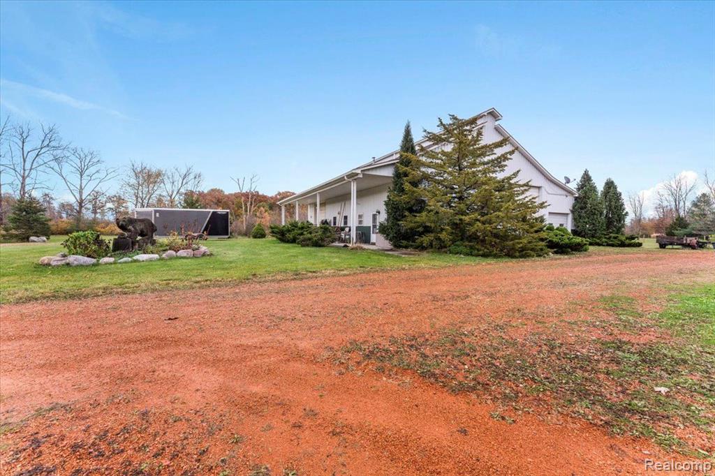 14532 Grafton Road Carleton, MI 48117 - Photo 4 of 69