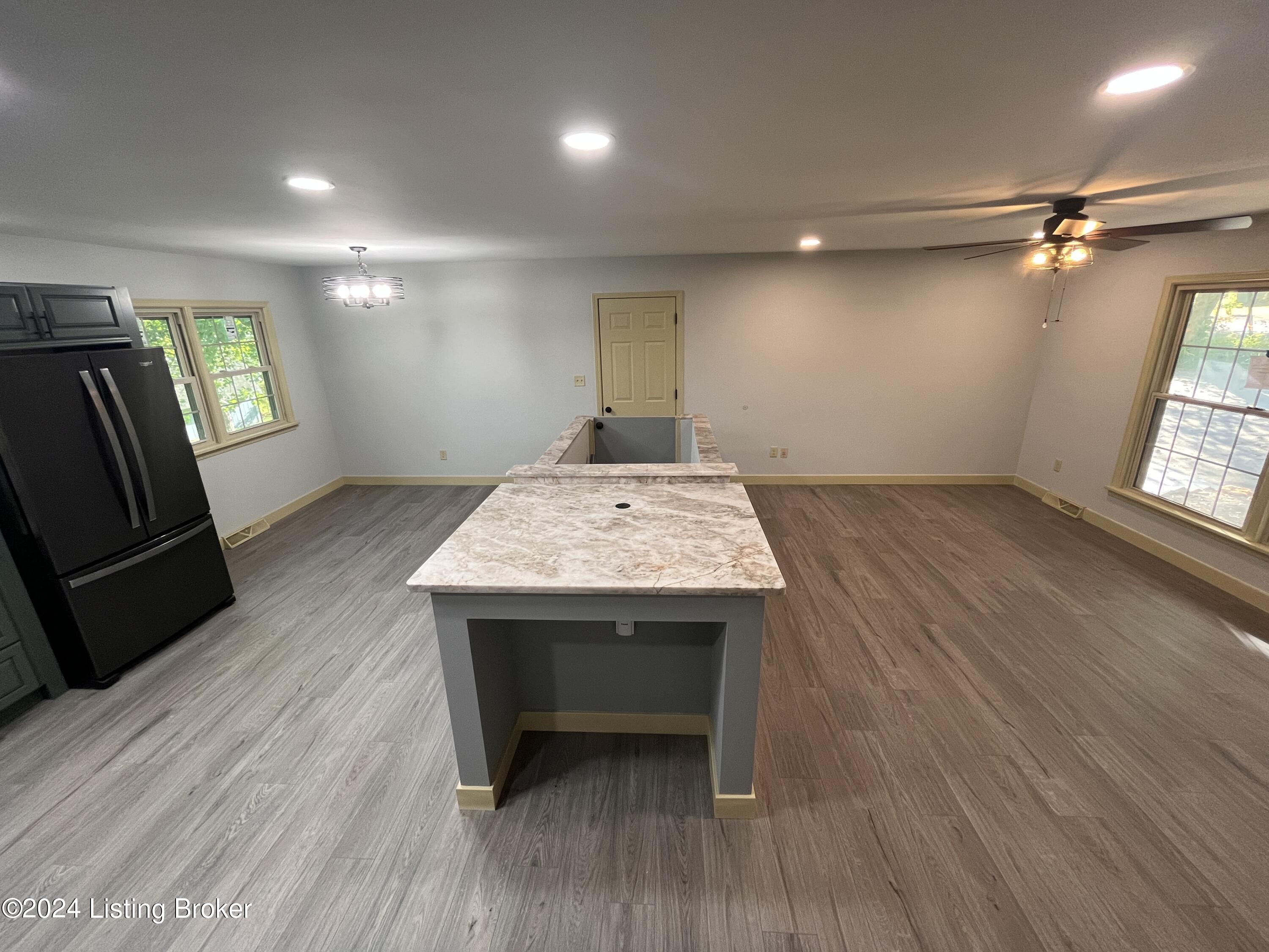 296 Oak Ridge Drive Radcliff, KY 40160 - Photo 9 of 27 Living Dining
