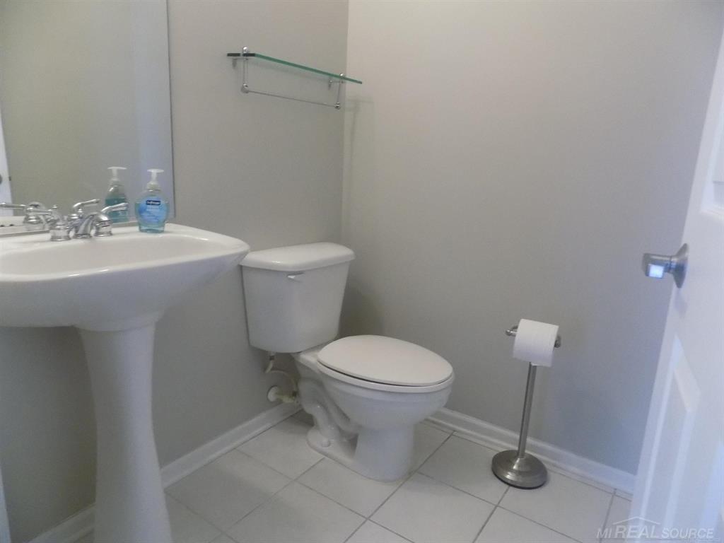 41825 Mitchell Road Novi, MI 48377 - Photo 2 of 20