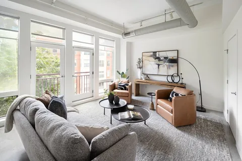$775,000 | 139 East Berkeley Street, Unit 402, Boston, MA 02118