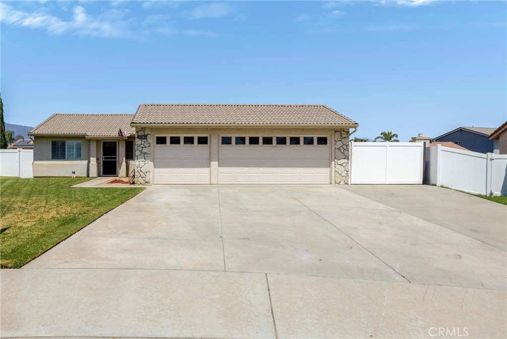 3263 Verbena Drive Rialto, CA 92377 - Photo 4 of 26