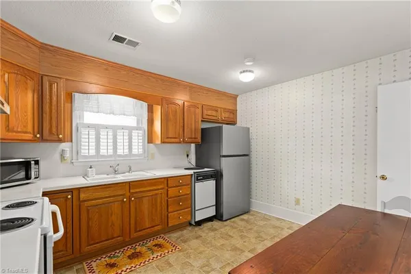 $215,000 | 143 Jenny Lane, Pilot Mountain, NC 27041