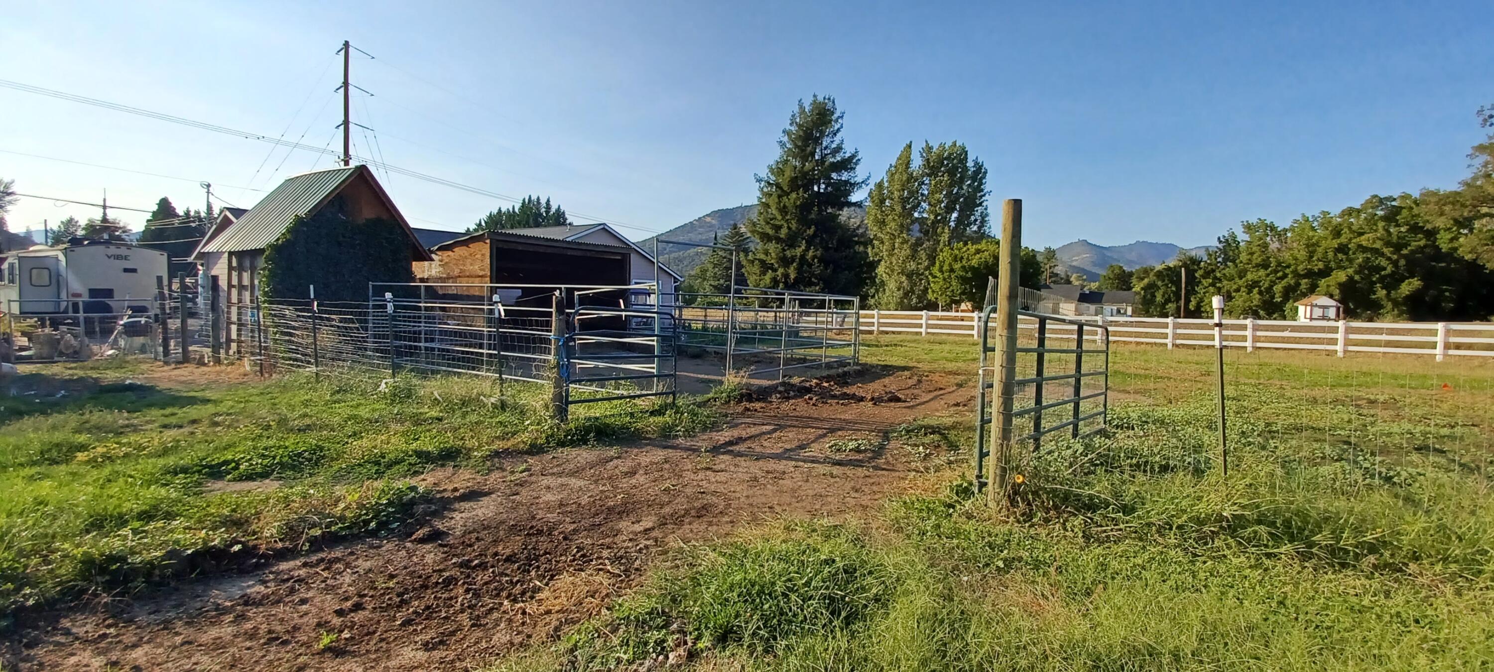 123 Lampman Road Gold Hill, OR 97525 - Photo 22 of 24 20220913_173100