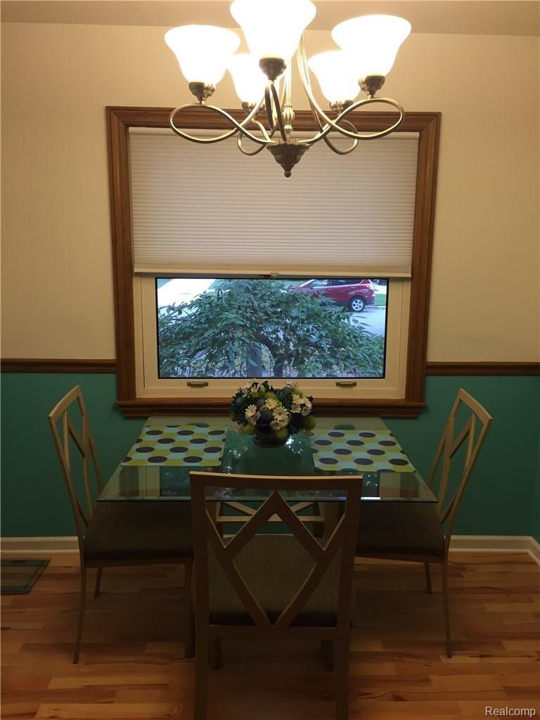 9237 Rosedale Boulevard Allen Park, MI 48101 - Photo 5 of 16 5.JPG