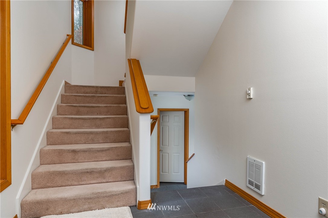 4426 Jones Road Oak Harbor, WA 98277 - Photo 9 of 35 Gallery Image 9