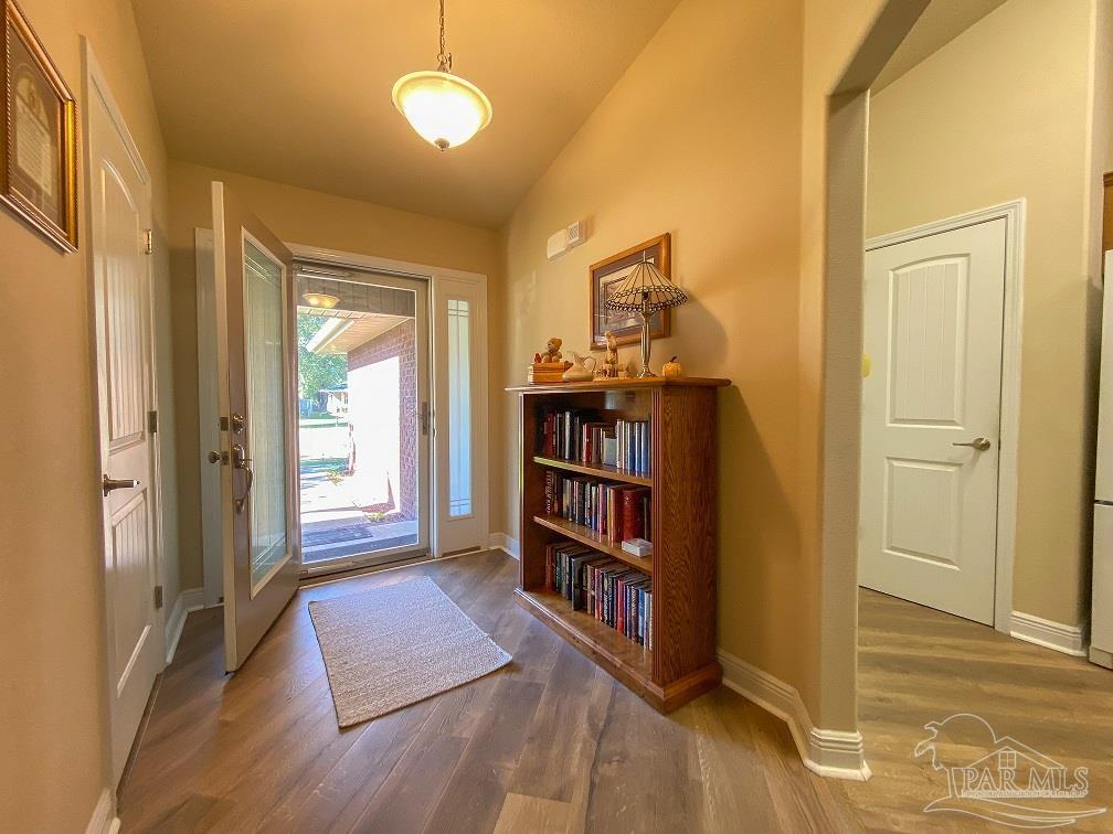 5486 Tucker Circle Milton, FL 32571 - Photo 3 of 28