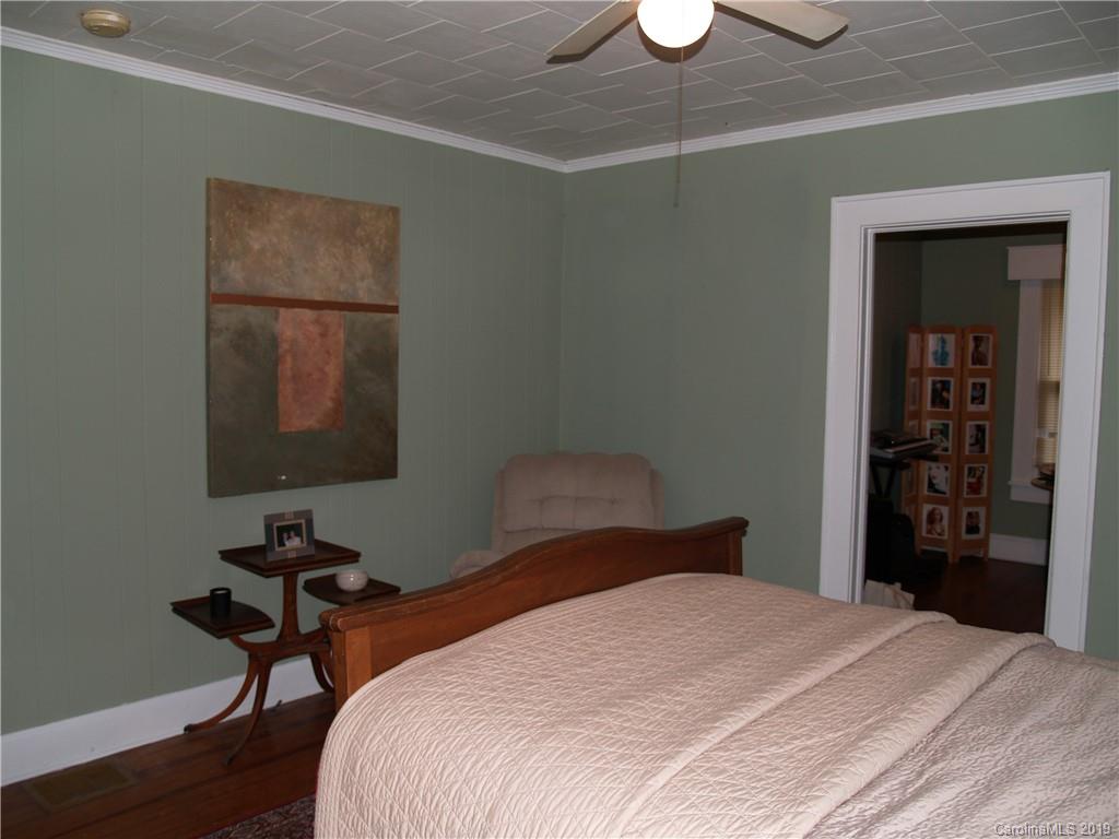 3932 Sunset Road Charlotte, NC 28216 - Photo 11 of 19 Gallery Image 11