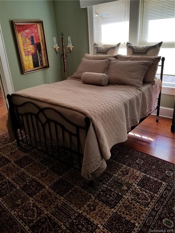 3932 Sunset Road Charlotte, NC 28216 - Photo 3 of 19 Gallery Image 3