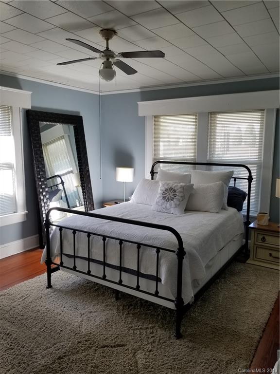 3932 Sunset Road Charlotte, NC 28216 - Photo 4 of 19 Gallery Image 4