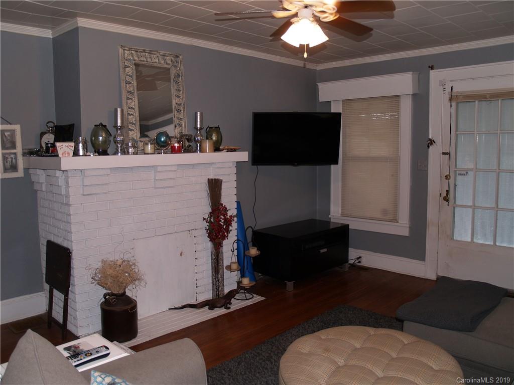 3932 Sunset Road Charlotte, NC 28216 - Photo 6 of 19 Gallery Image 6