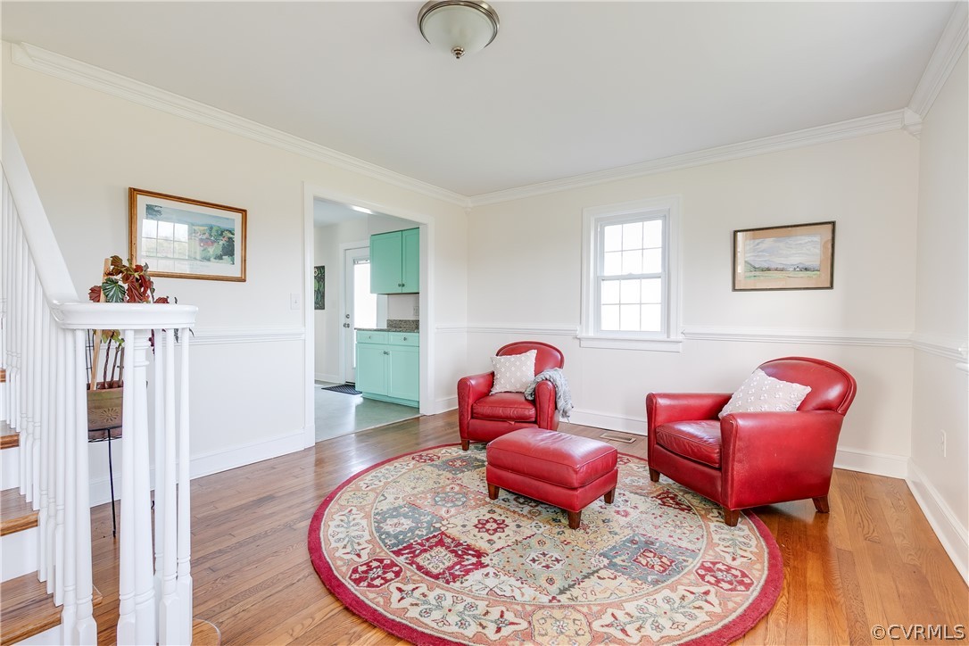 4109 Whitehall Road Sandy Hook, VA 23153 - Photo 3 of 28 a living room with furniture